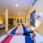Aunty\'S House