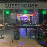 Tom\'S Place