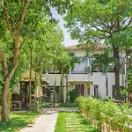 Saline Residence