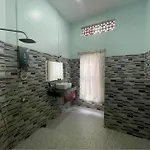 Light-Filled 2 Bedroom Home With Private Suite