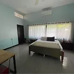 Light-Filled 2 Bedroom Home With Private Suite