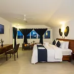 V Hotel And Apartment
