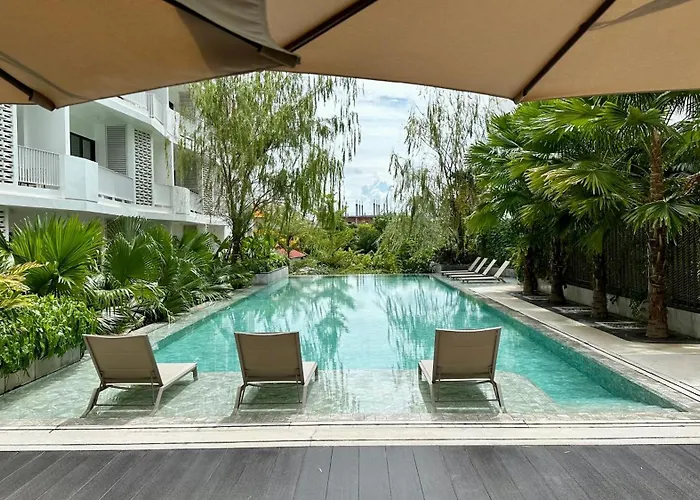 Aparthome At Rose Apple Square