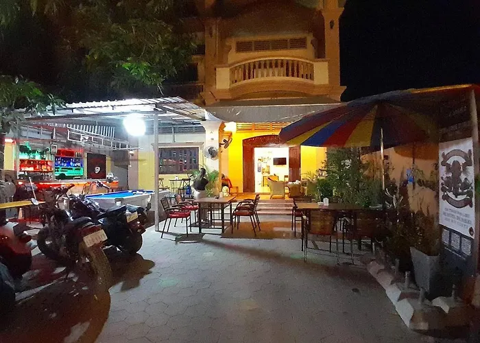 Savy Bar And Guesthouse