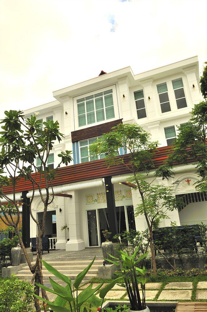 The Frangipani Ii 4*