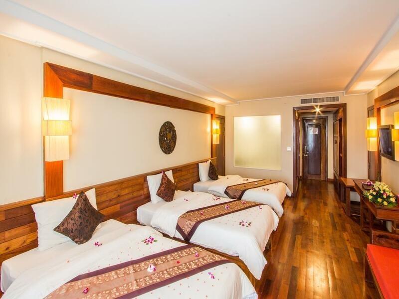 Royal Empire Premium Hotel