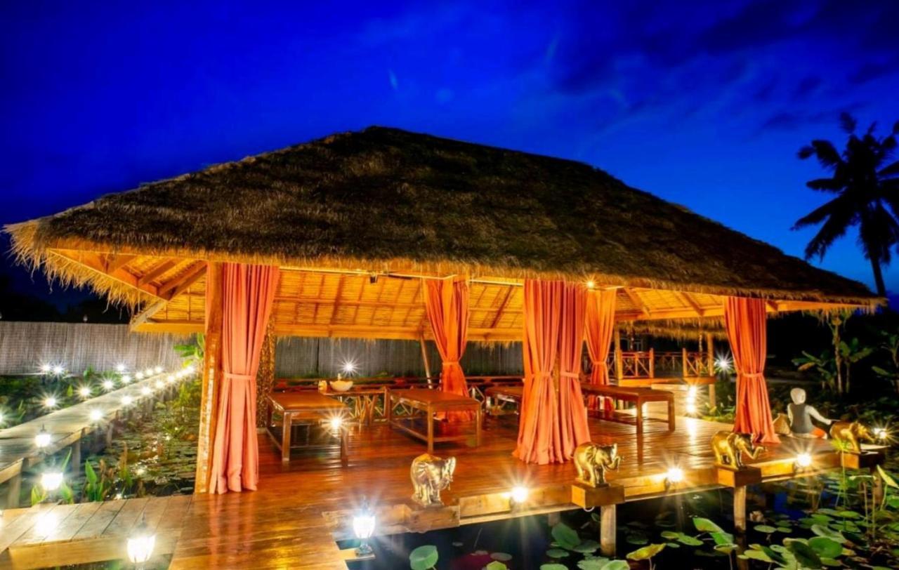 Floating Khmer Village 5*