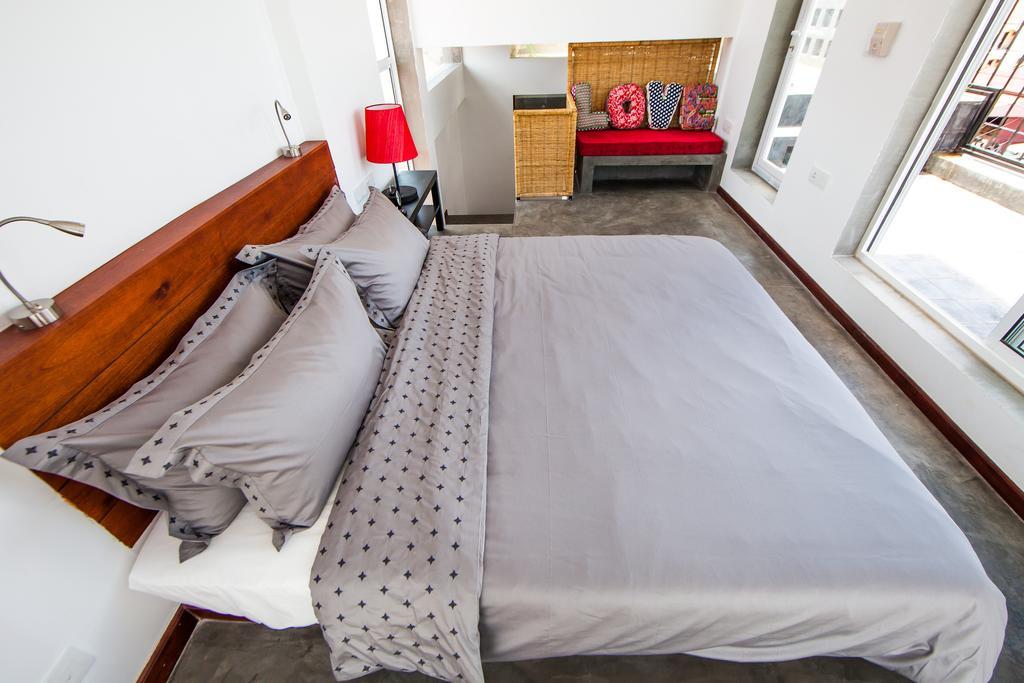 Pura Vida Boutique & 4*
