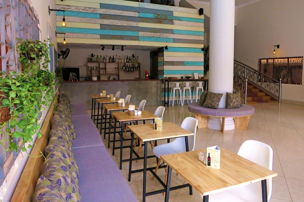 20th Street Serviced 3*