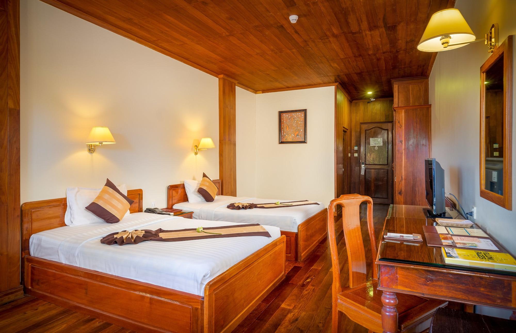 Ta Prohm & Hotel 4*