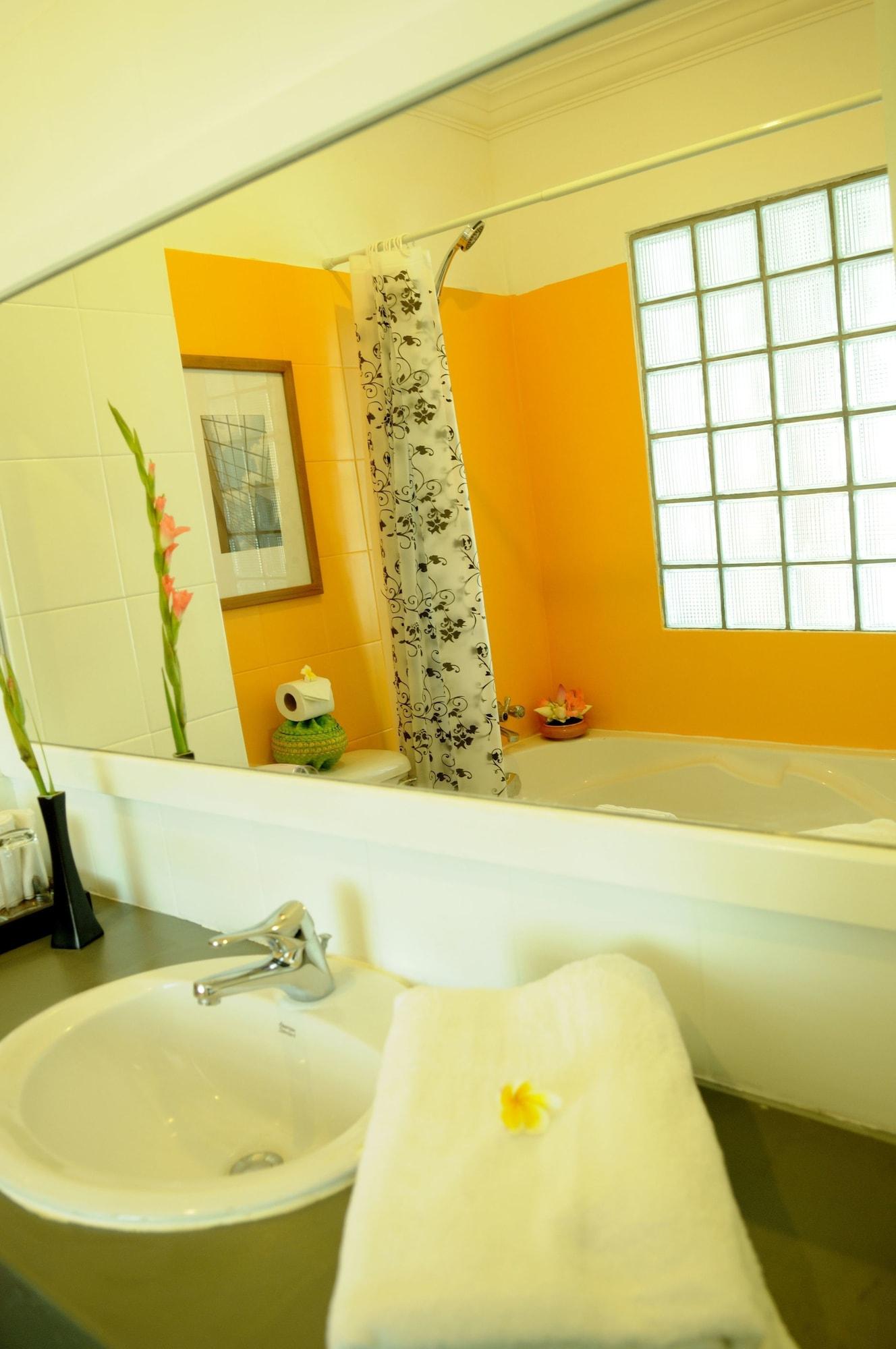 The Frangipani Ii Hotel 4*