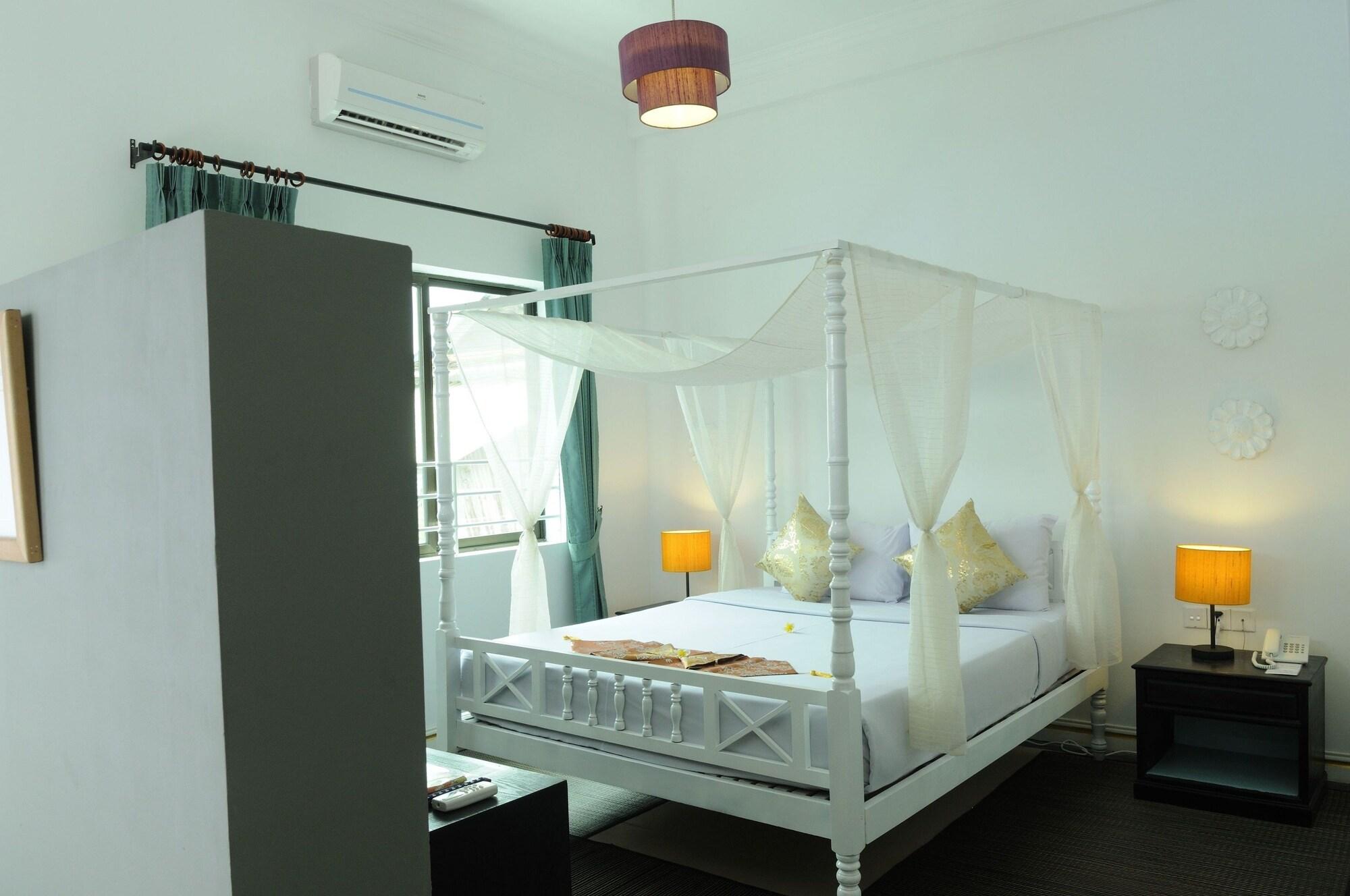 Hotel The Frangipani Ii