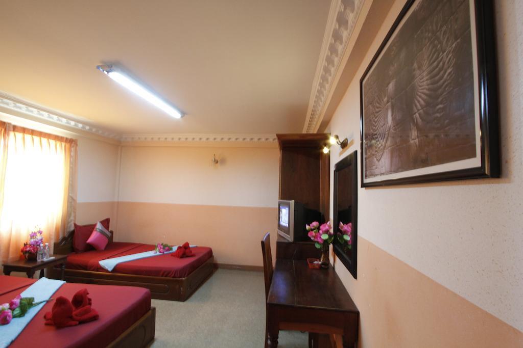 Hostel Adan World
