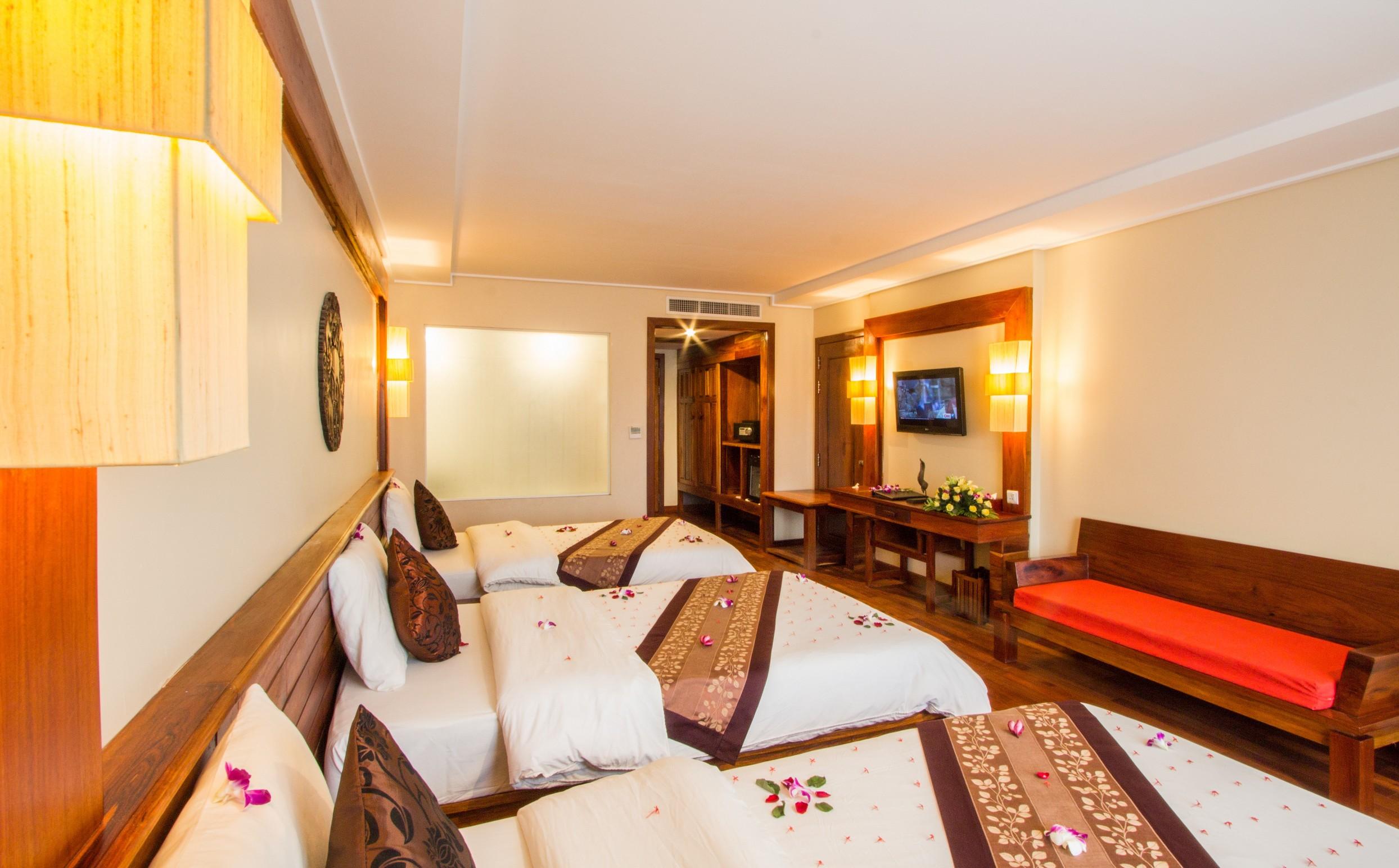 Royal Empire Hotel 4*