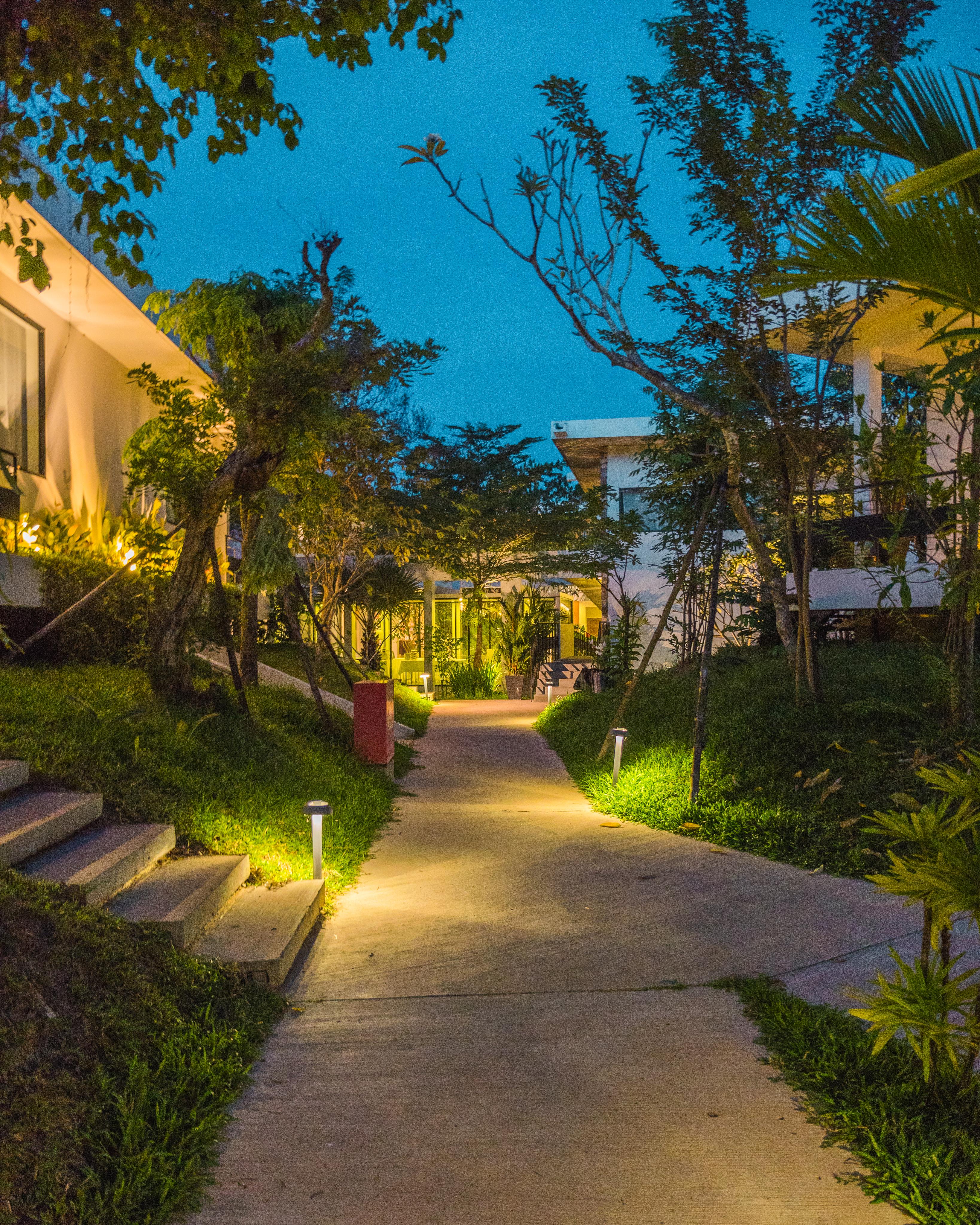 Hillocks & Hotel