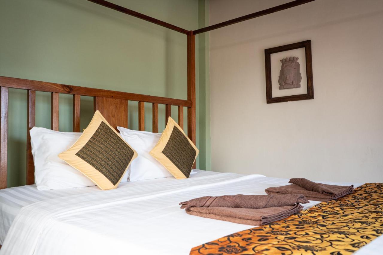 Hotel Den Totonou