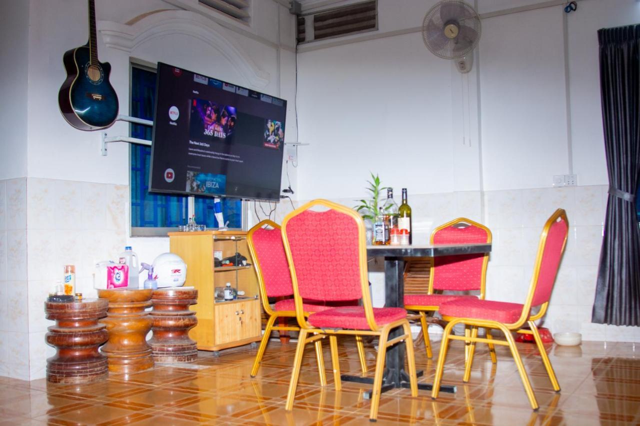 Rubi's Tour&guide Hostel
