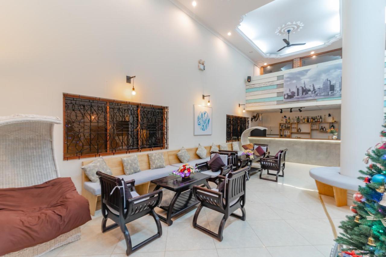 20th Street Serviced 3*