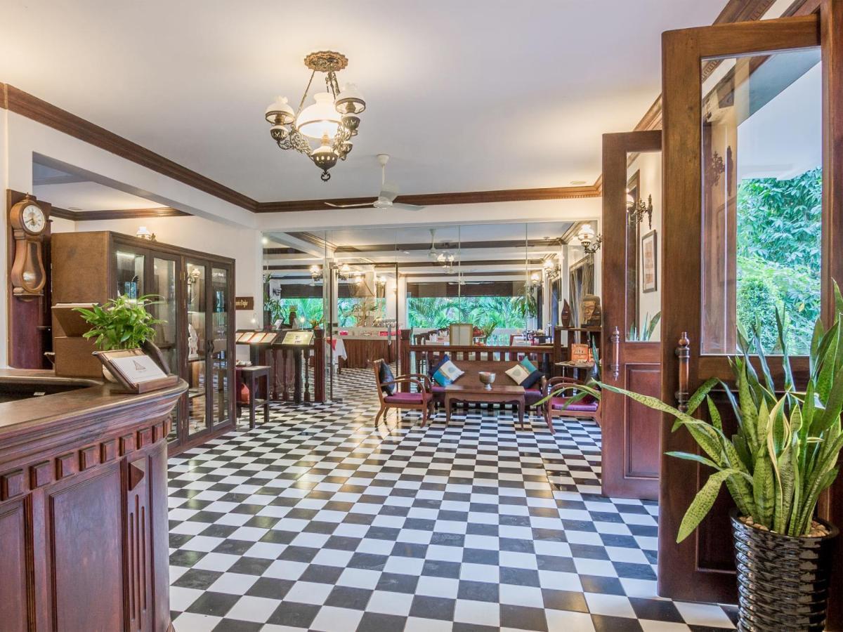 Chateau D'angkor La Hotel