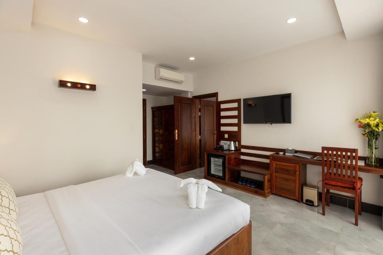 Blanc Smith Siem Reap