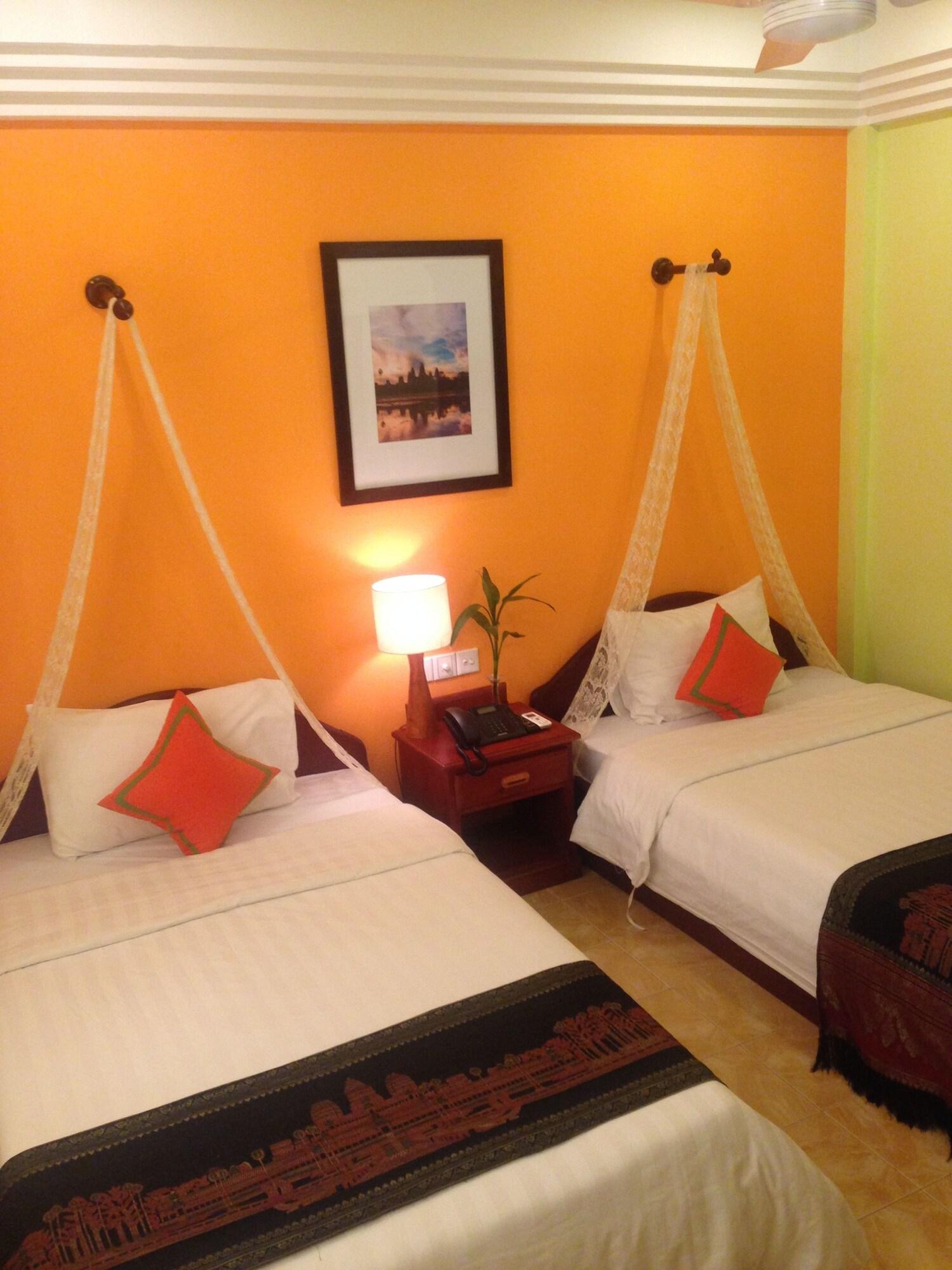 Hotel Banyan Leaf