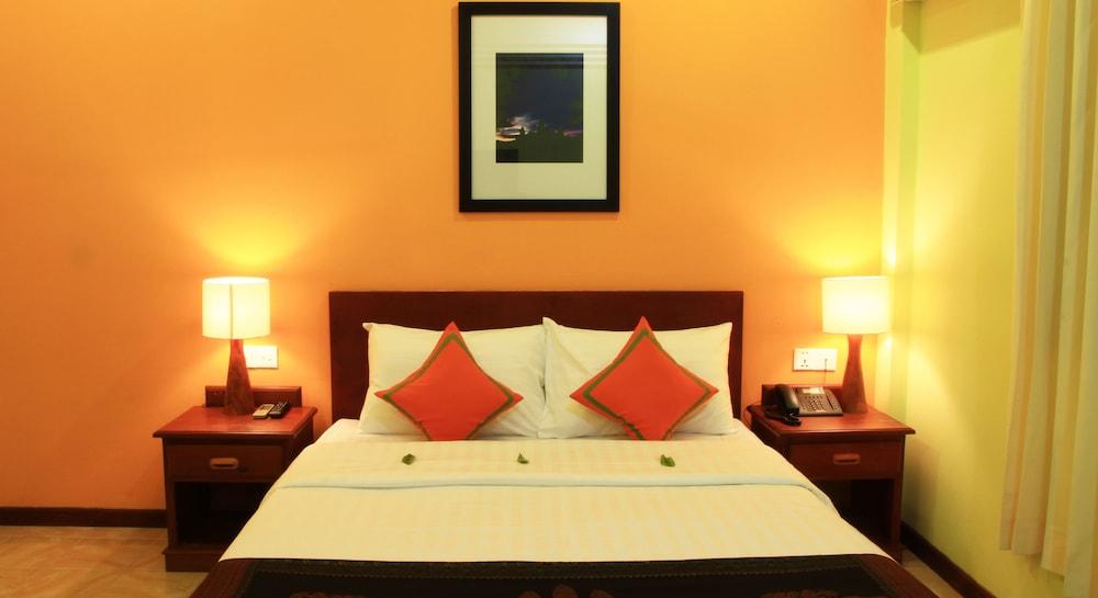 Banyan Leaf 3*