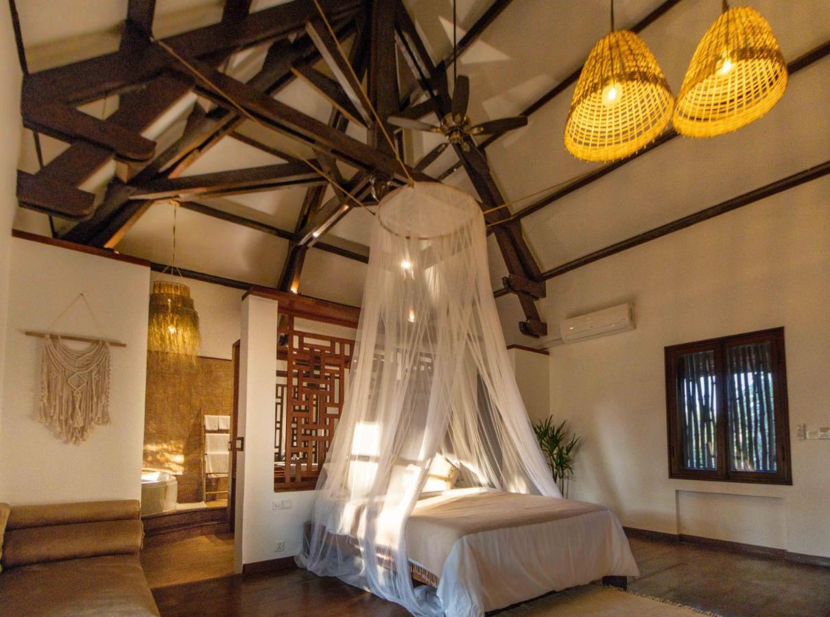 Through The Looking Glass Wellness Retreat 4*