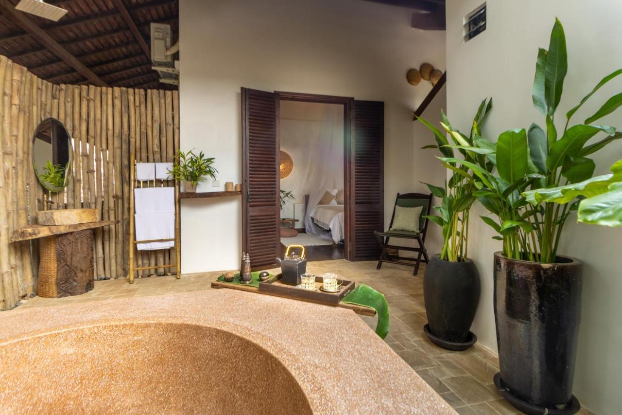 Hotel Through The Looking Glass Wellness Retreat
