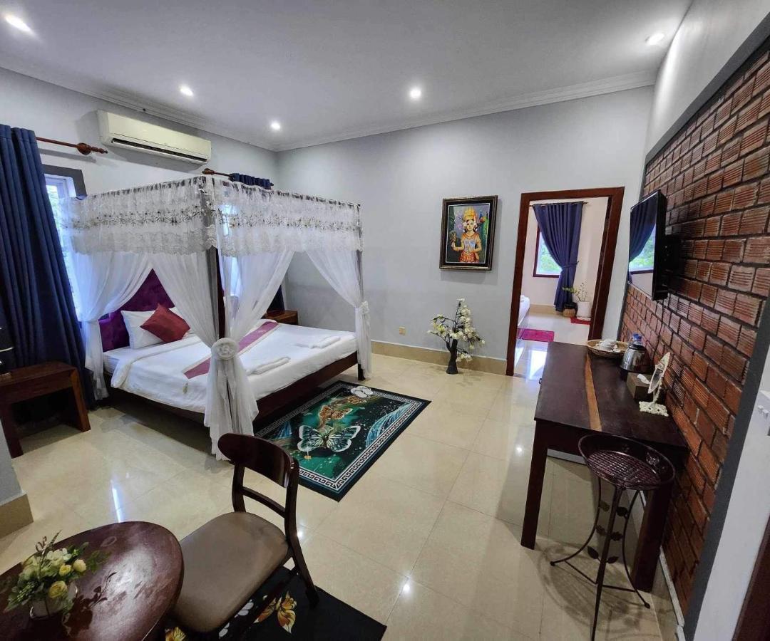 Red Palace Siem Reap