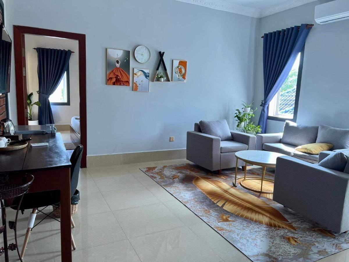Red Palace Guest house *