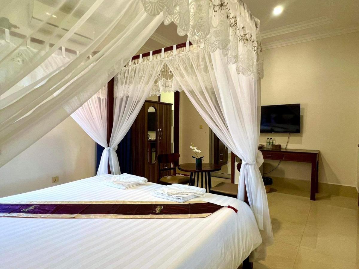 Guest house Red Palace