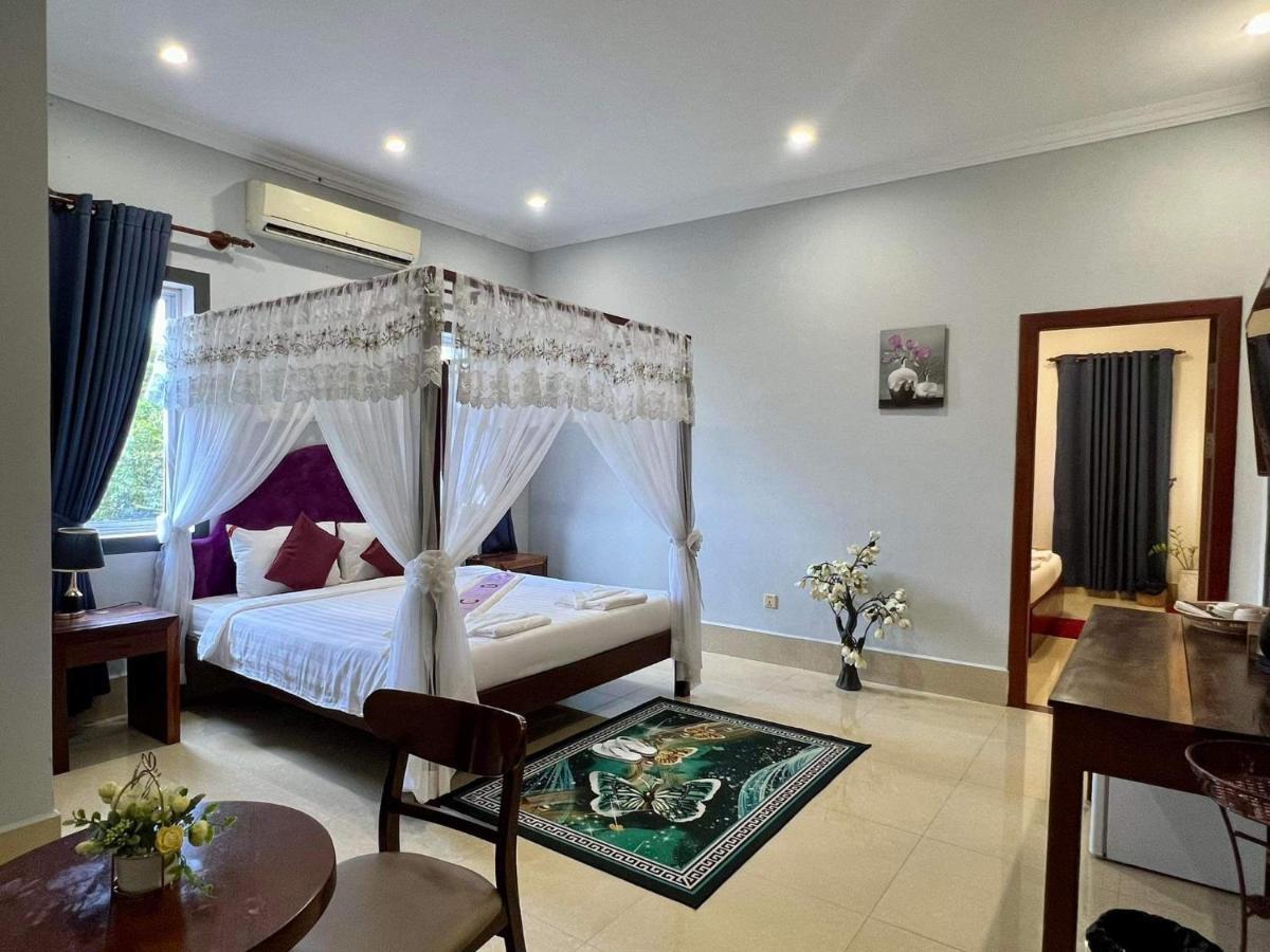 Red Palace Guest house