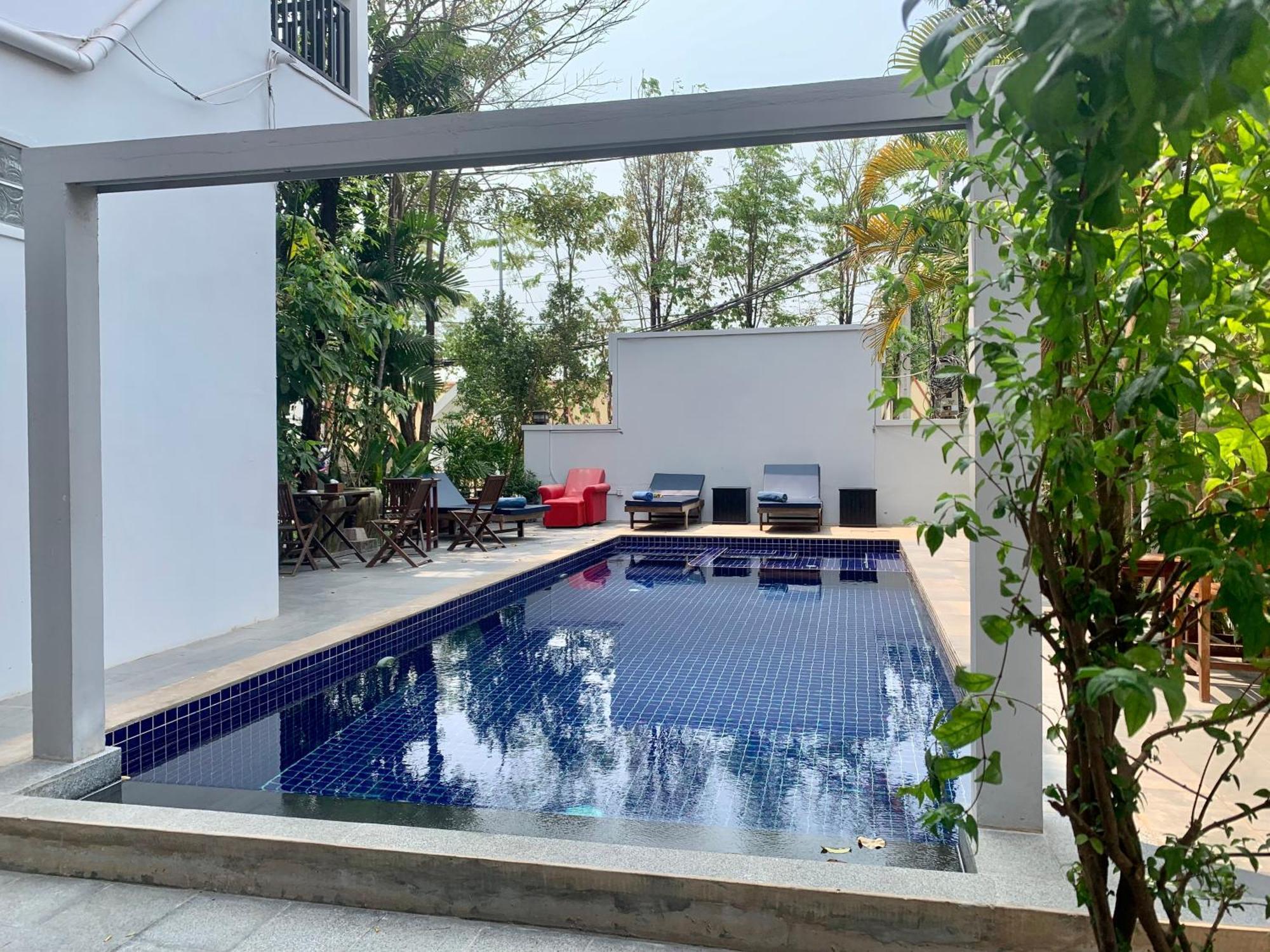 The One By Nika Hotel