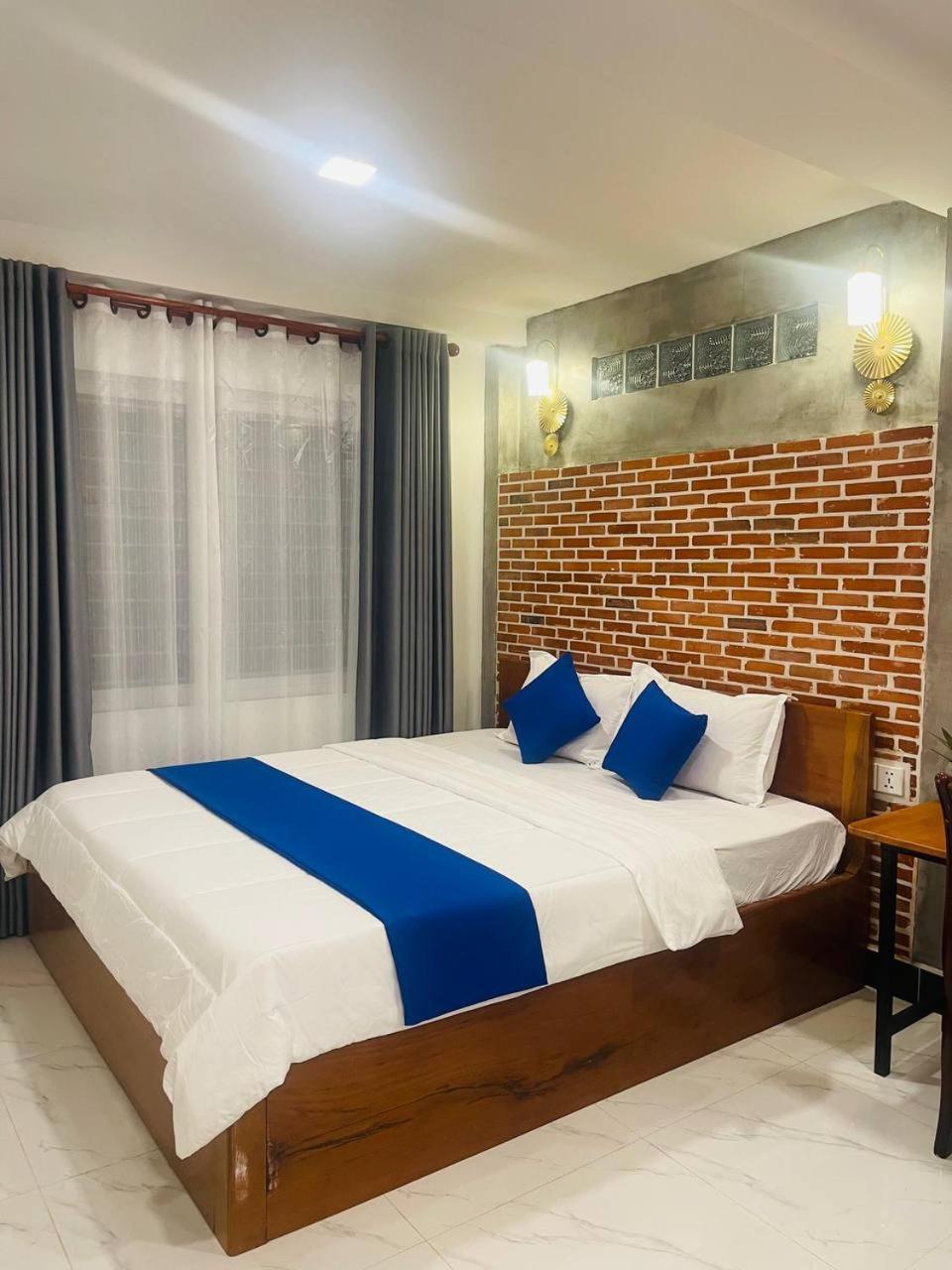 Roya Khmer House *