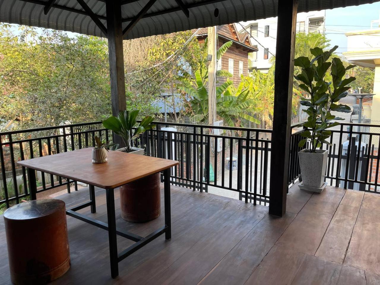 Roya Khmer House Homestay