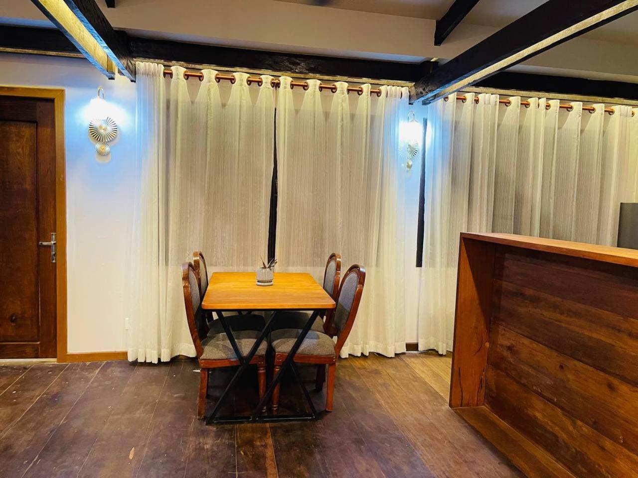 Roya Khmer House Homestay