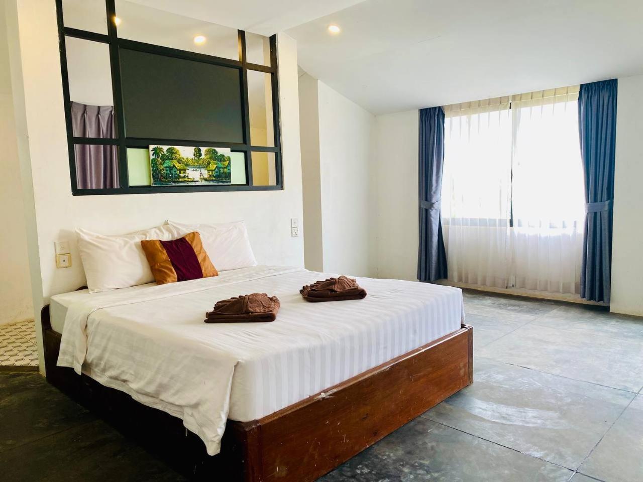 Hotel Lok Taneuy 3*