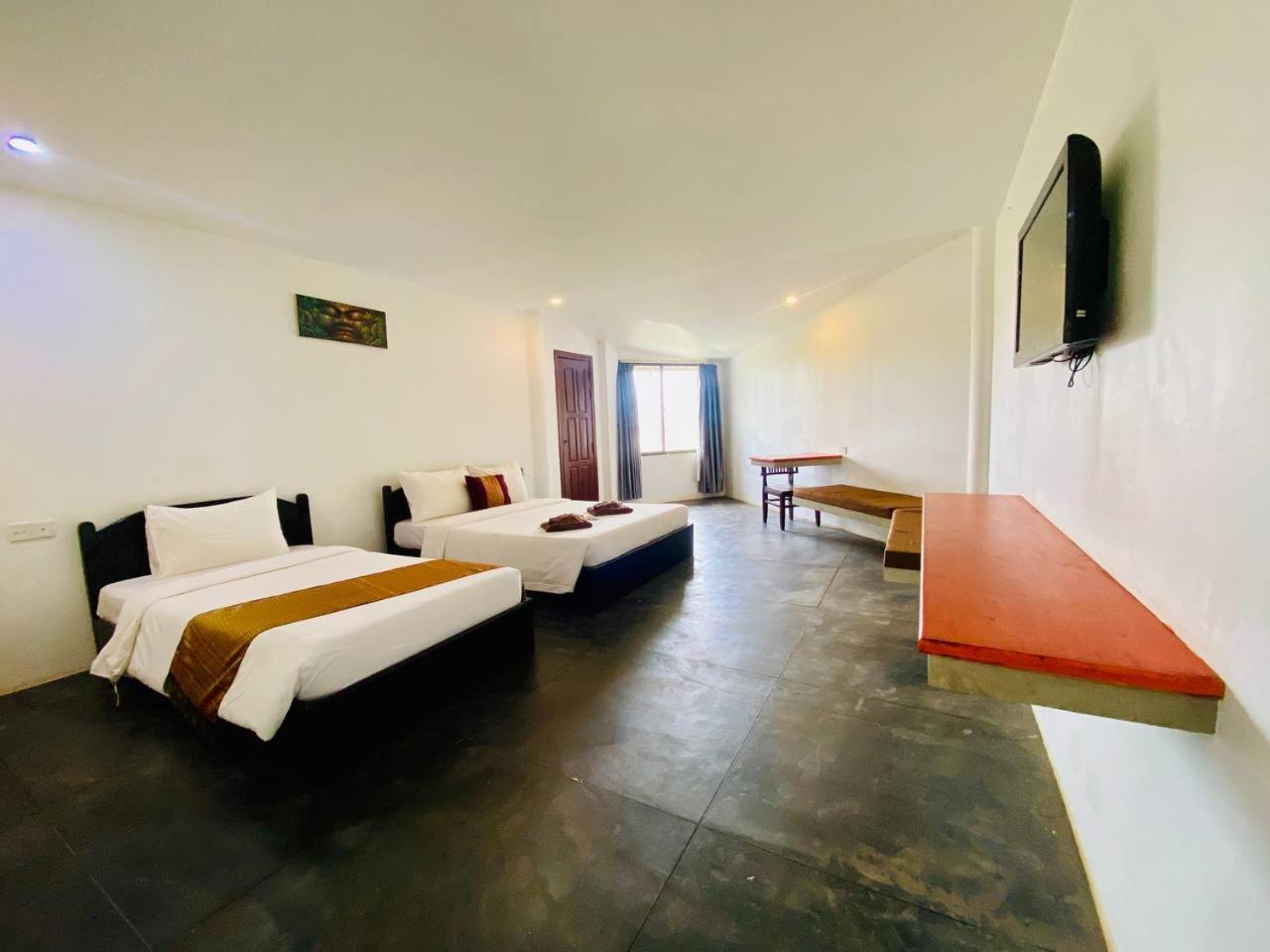 Lok Taneuy Hotel