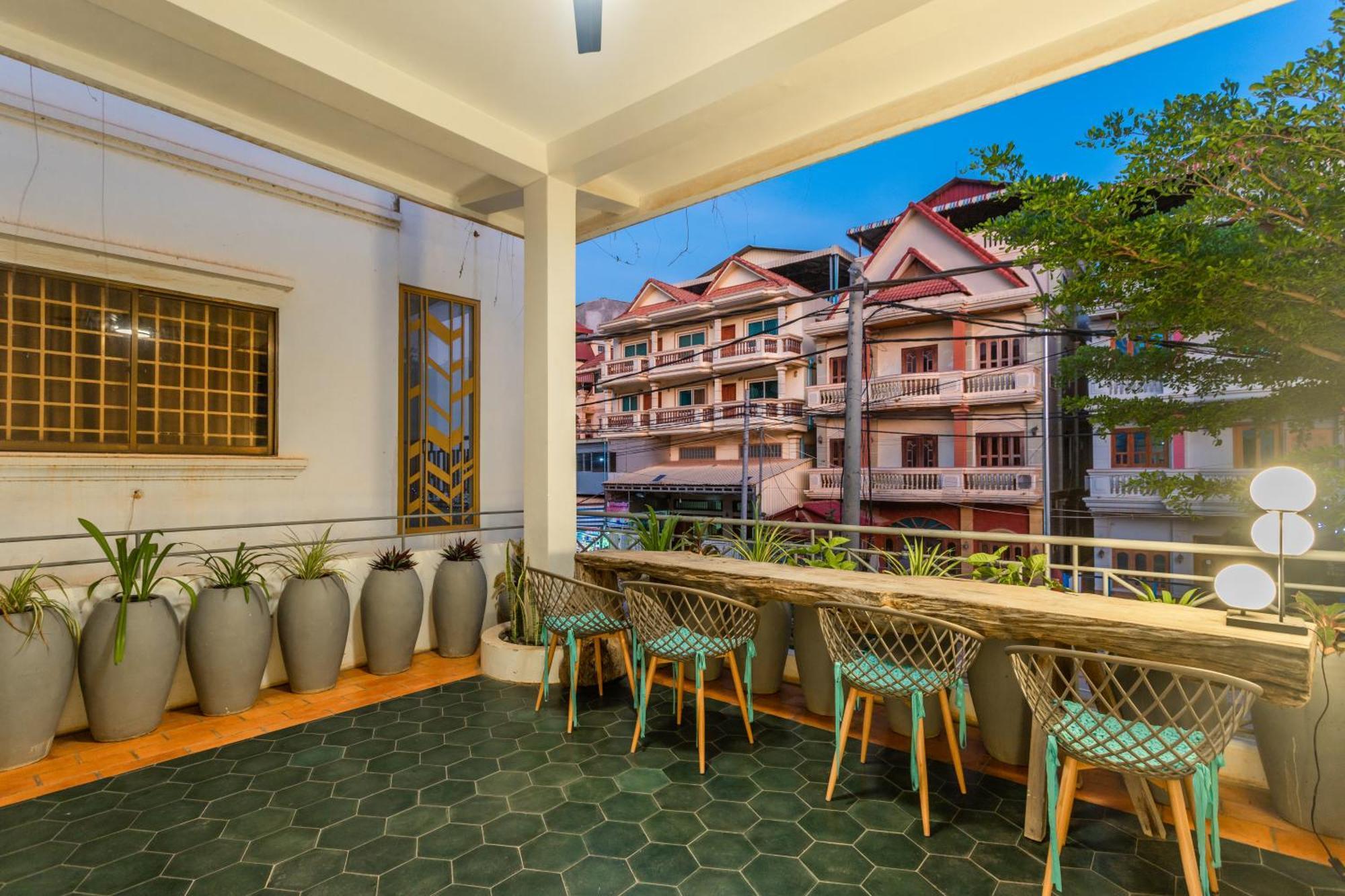 Family Style 3-bedroom By Baahu Apartment