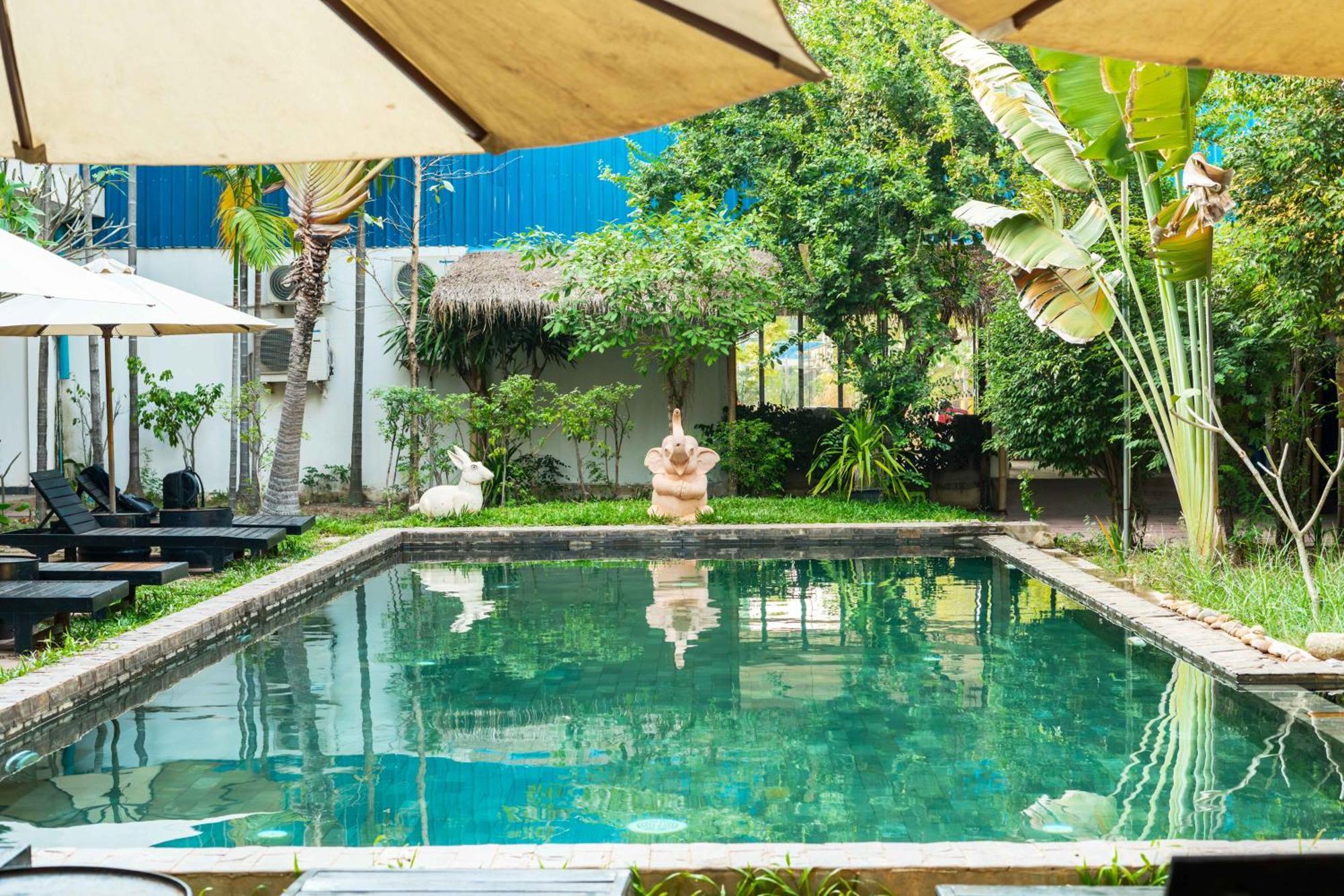 Hotel Lok Taneuy