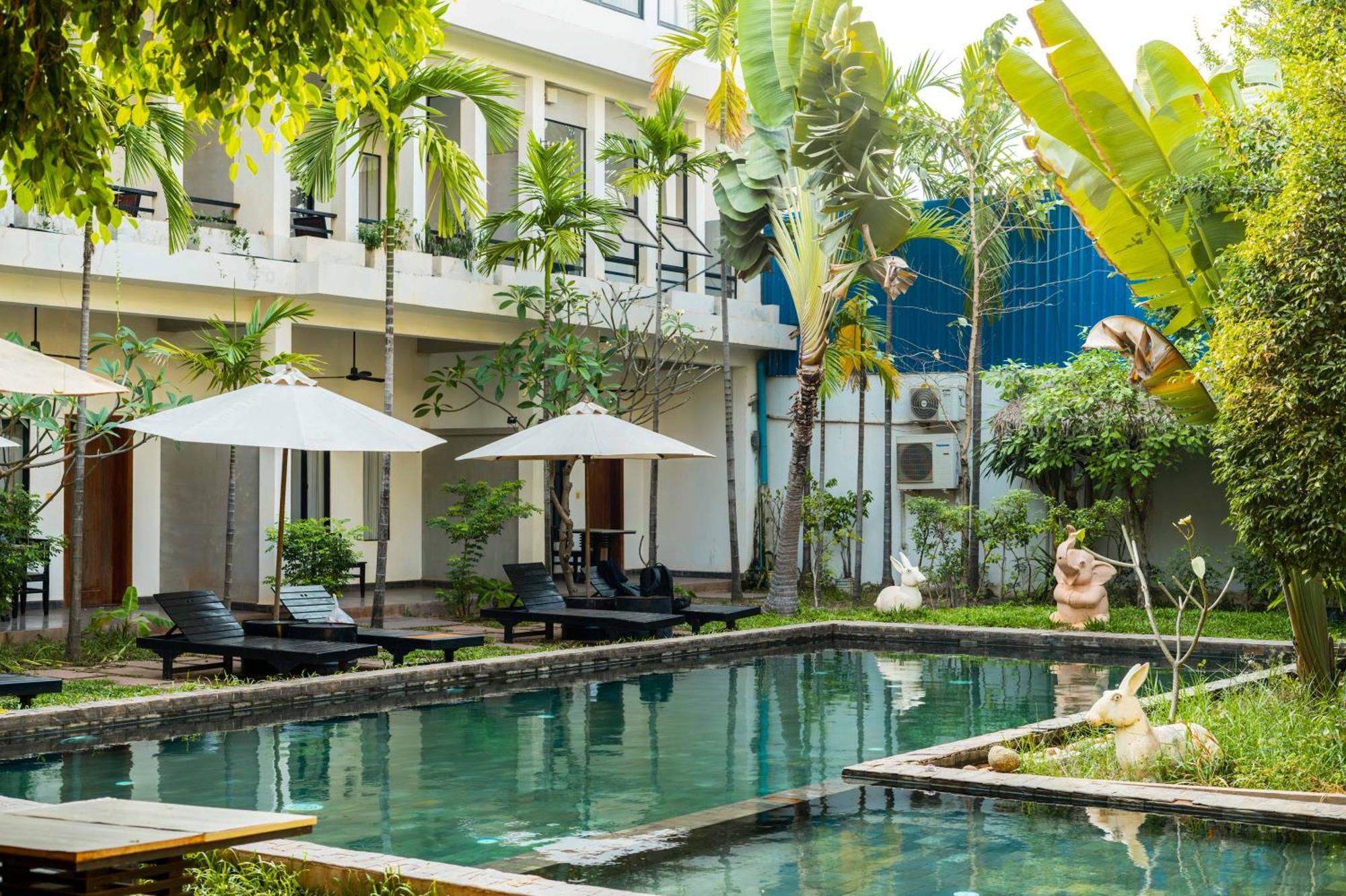 Lok Taneuy Hotel 3*