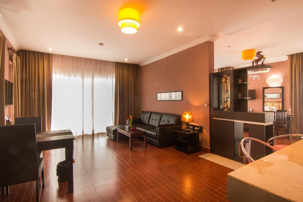 Crown Angkor & 4*