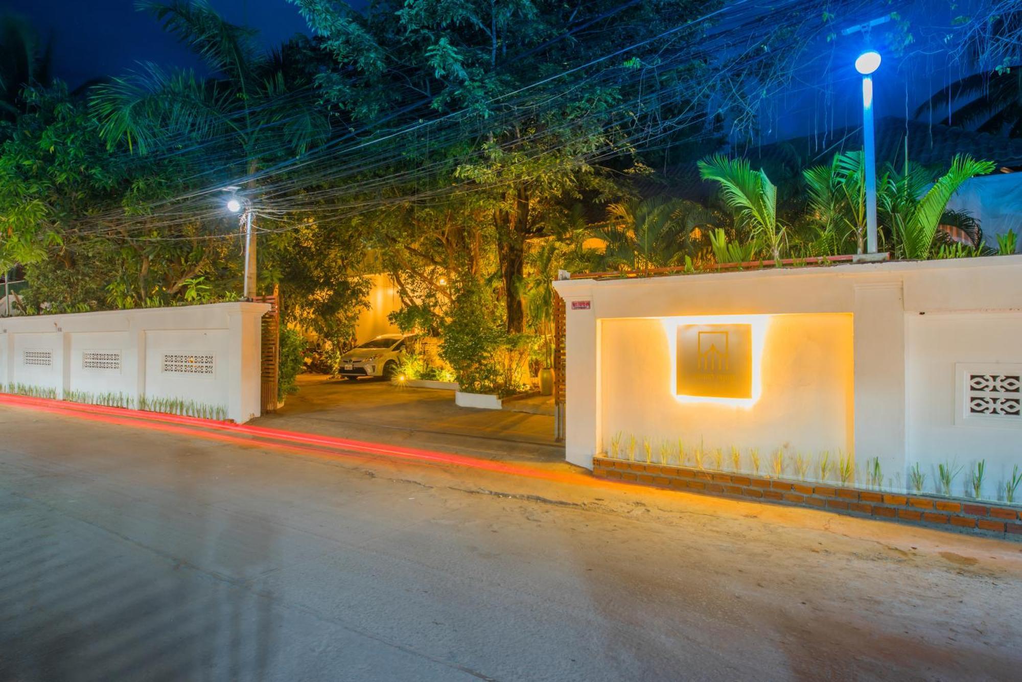 Samnak Lounge 4*