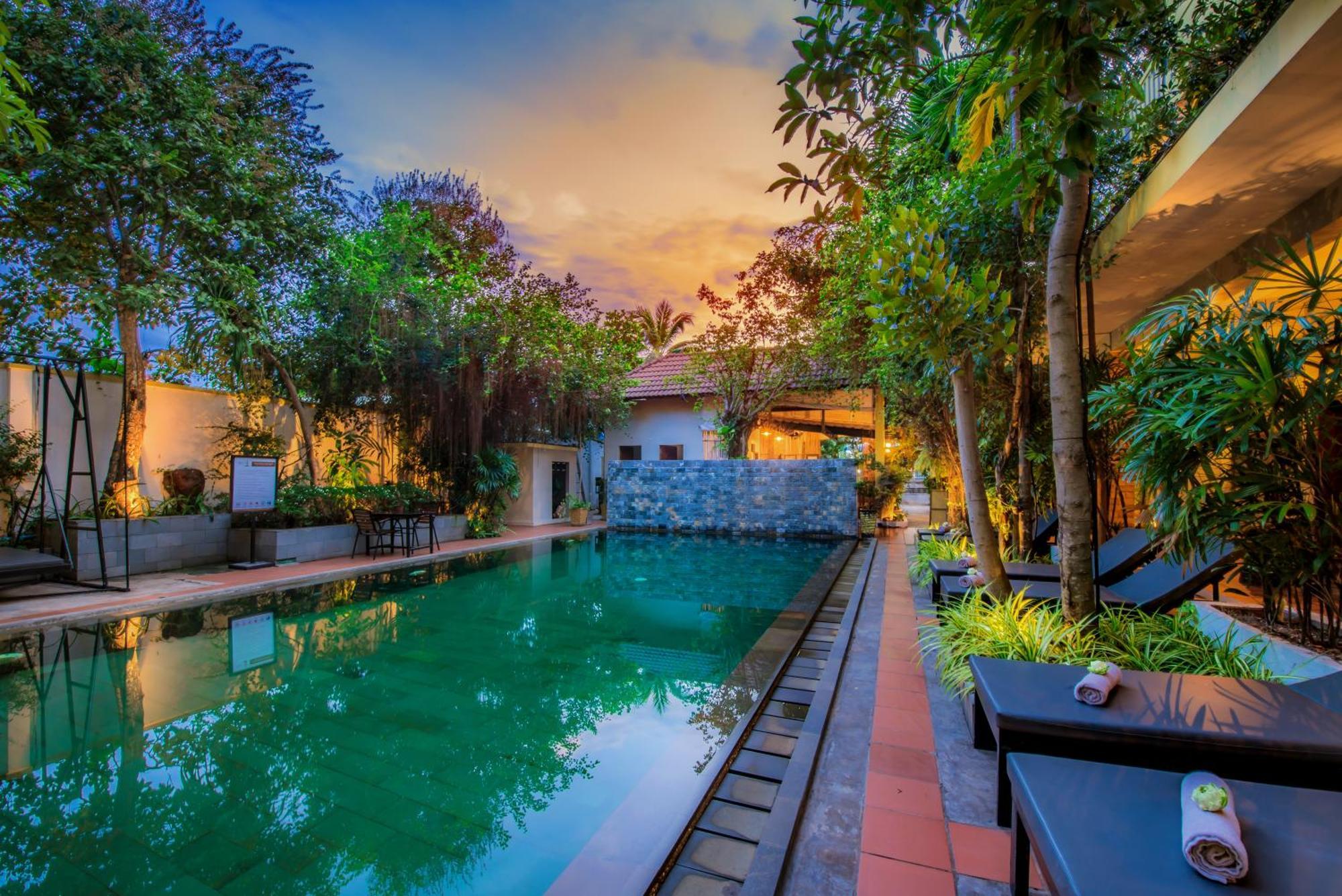Samnak Lounge Hotel 4*