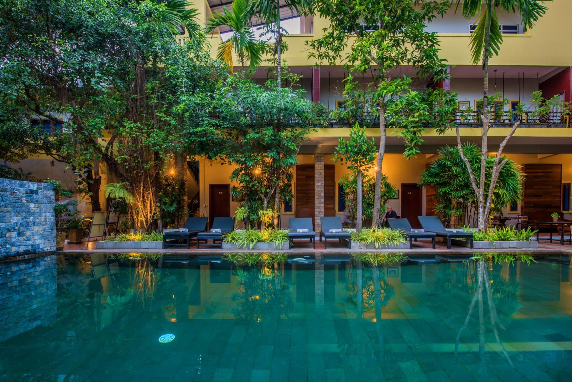 Samnak Lounge Hotel