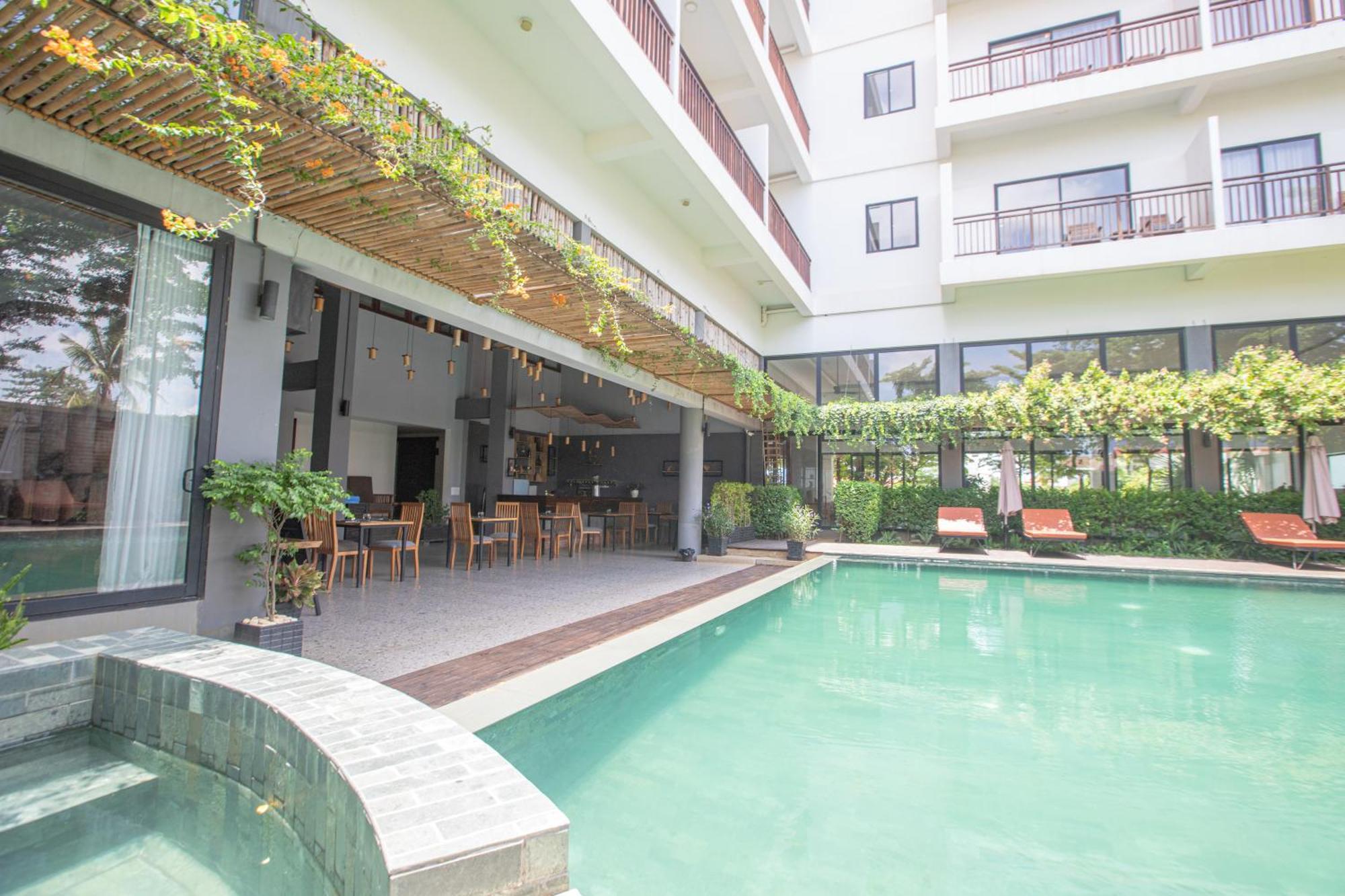 Hotel Daco 4*