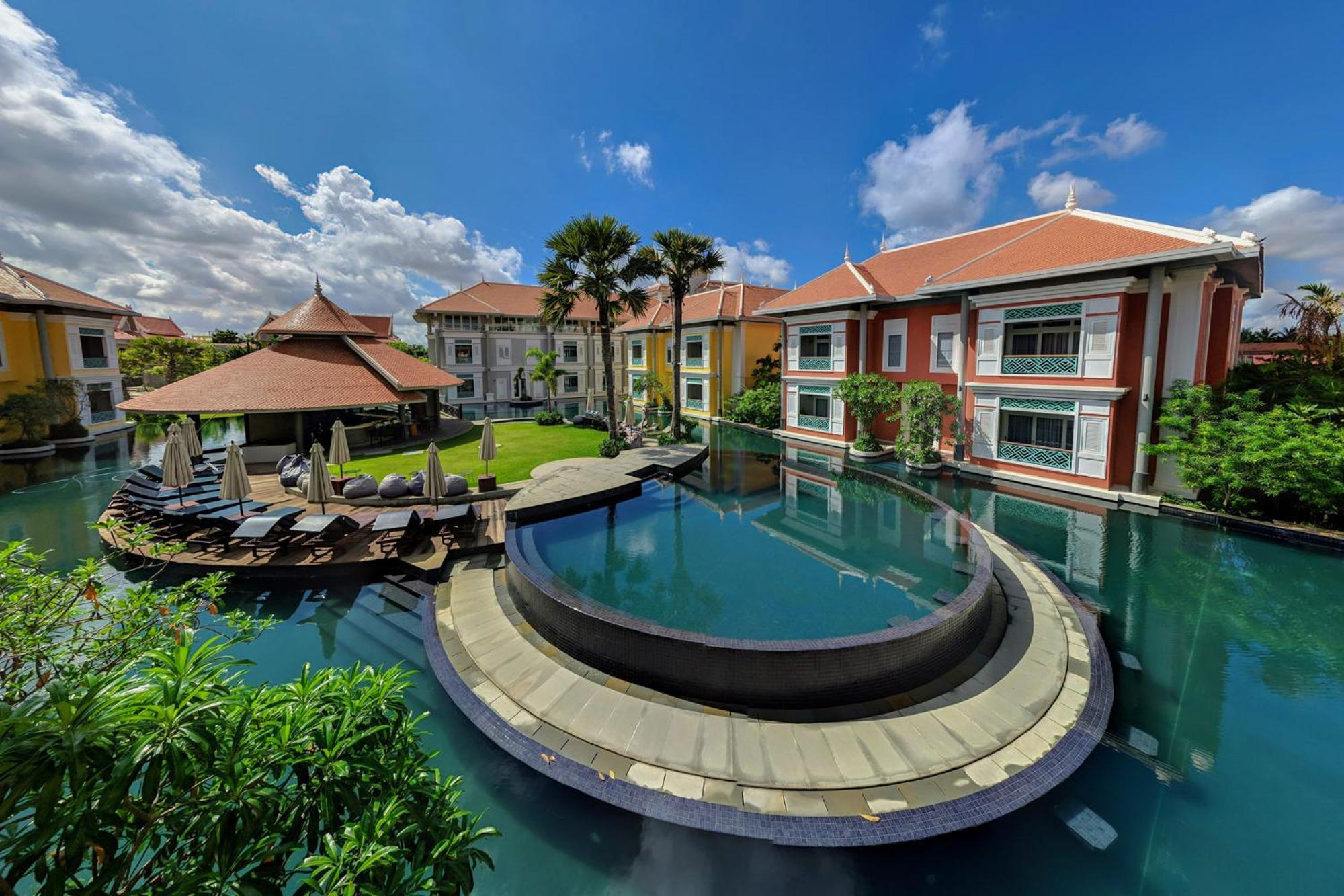 The Royal Family By Memoire Palace & Siem Reap