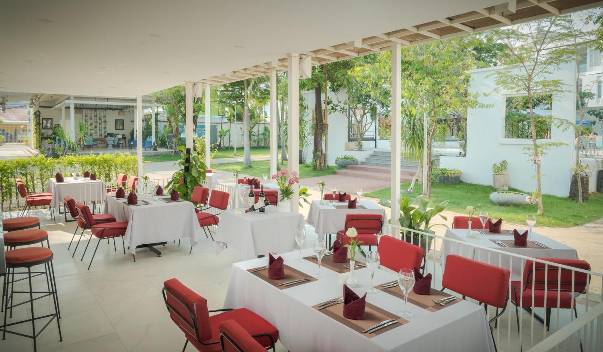 Hotel Elysium