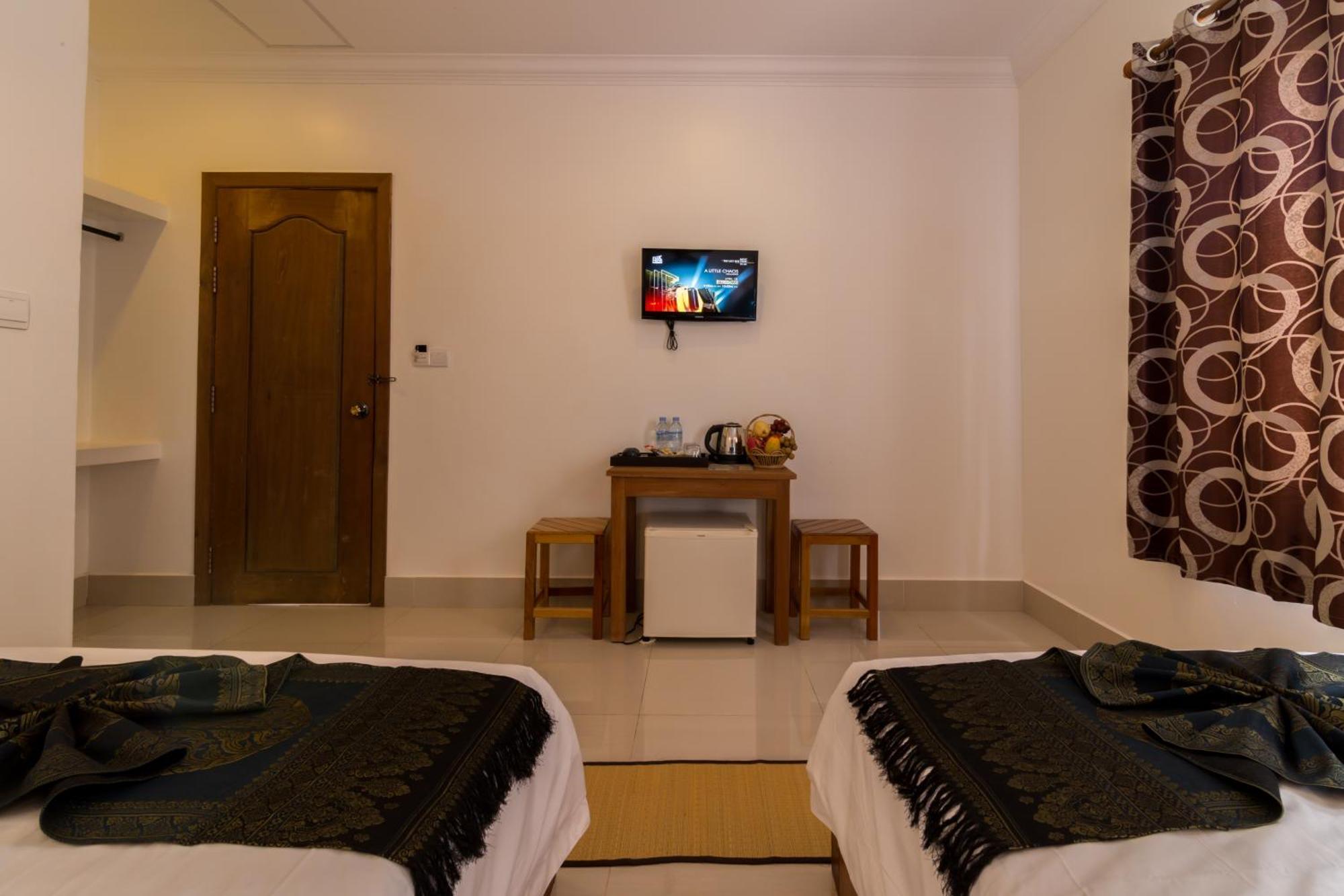 Plumeria & Hotel 3*