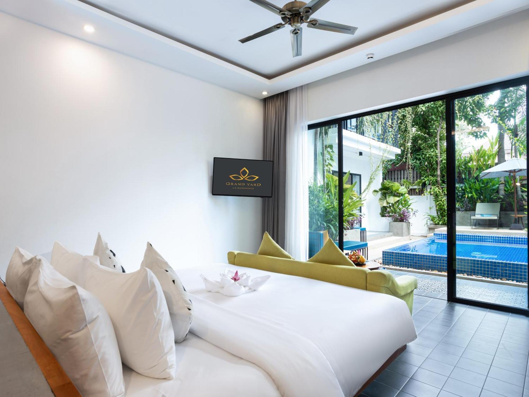Grand Yard La Hotel